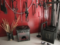 Roter Salon im Dominastudio Alina Sommer Roter Salon im Dominastudio Alina Sommer
